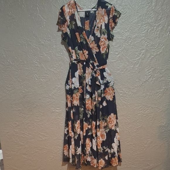 Kate and Lily Wome's Floral Maxi Dress with Wrap Design Size 20W - Picture 1 of 8